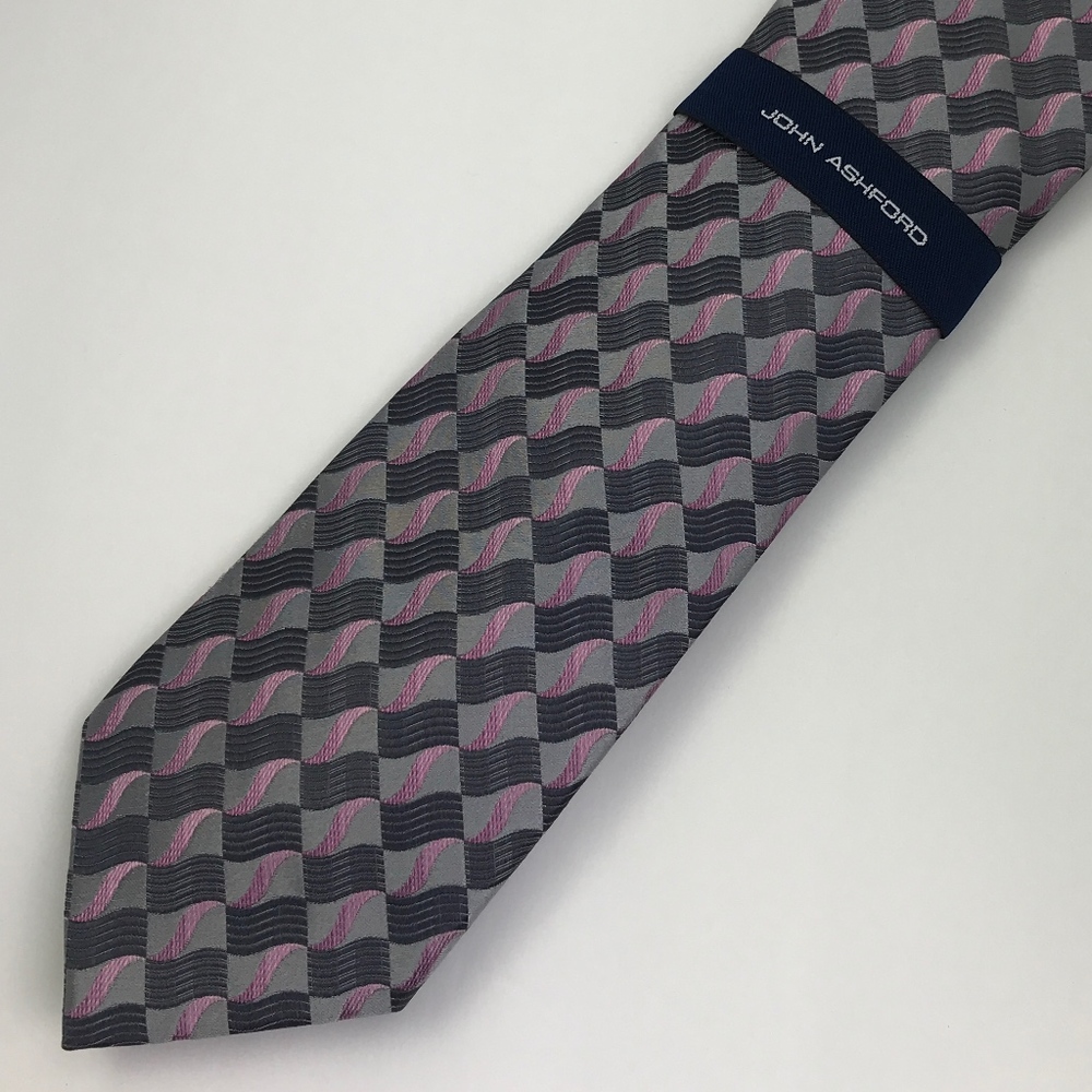 John Ashford 100% Silk Necktie Pink Gray Wavey NWT